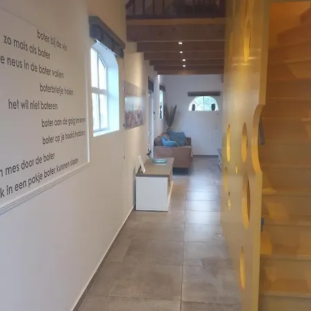 De Kaagse Boer Nocleg ze śniadaniem 4*