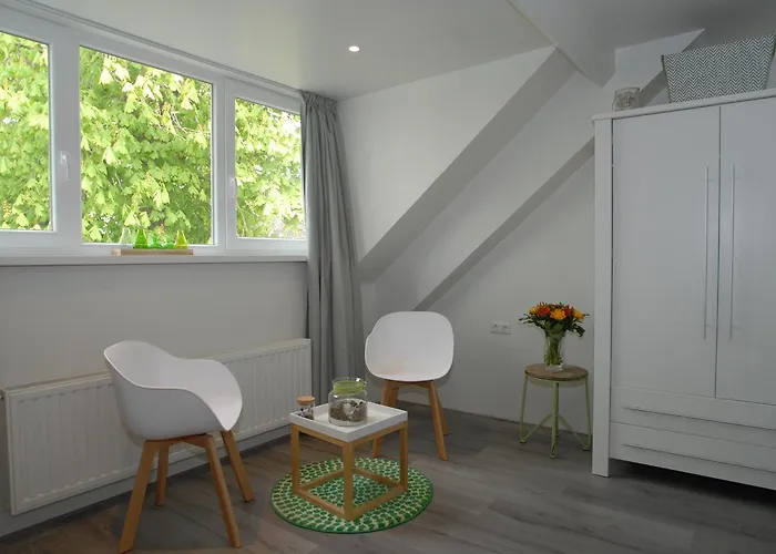 De Kaagse Boer Bed & Breakfast 4*